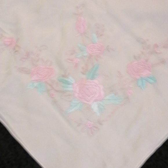 New silk embroidery scarf - Picture 2 of 3